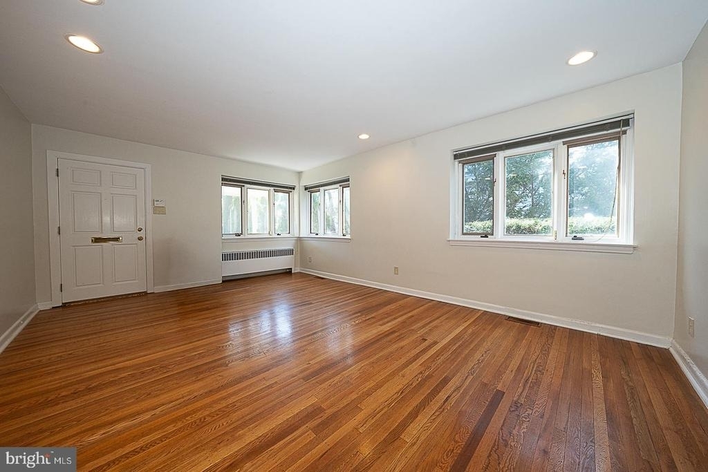 1457 Manoa Road - Photo 4