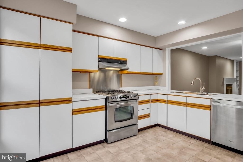 1127 Wicklow Court - Photo 7