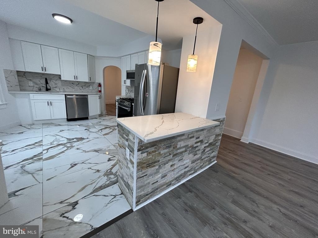 1067 S Clinton Avenue - Photo 21
