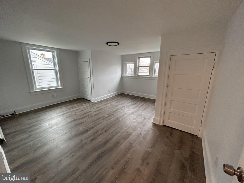 1067 S Clinton Avenue - Photo 30