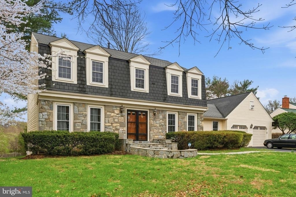 7520 Royal Dominion Drive - Photo 1