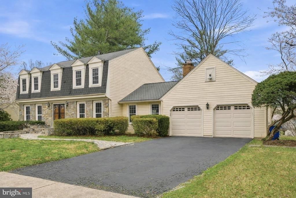 7520 Royal Dominion Drive - Photo 2