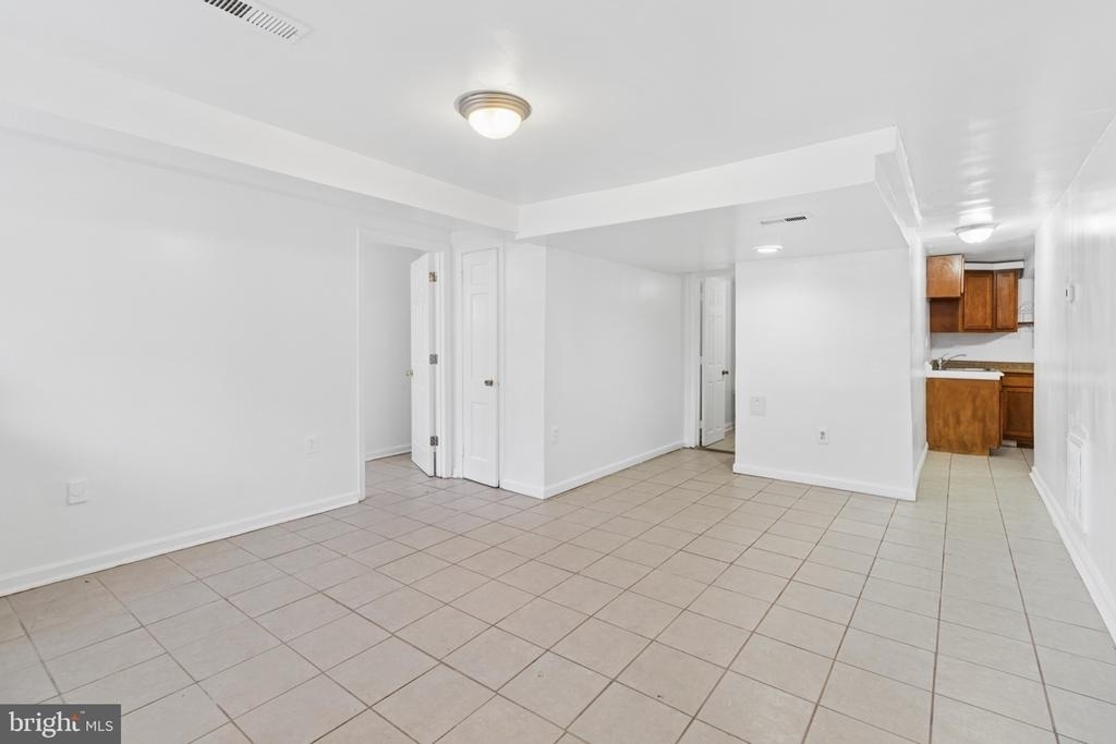 407 Lebaum Street Se - Photo 2
