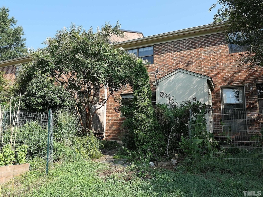 105 Fidelity Street - Photo 13