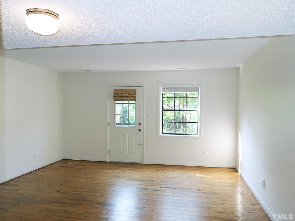 105 Fidelity Street - Photo 4