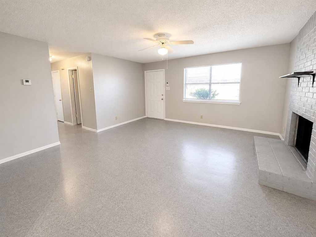 507 Thelma Dr - Photo 2