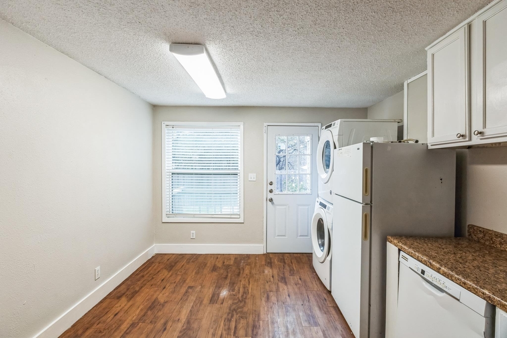 20600 Bonanza St - Photo 1