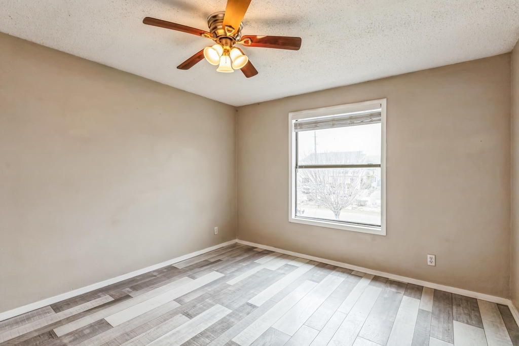 20600 Bonanza St - Photo 7