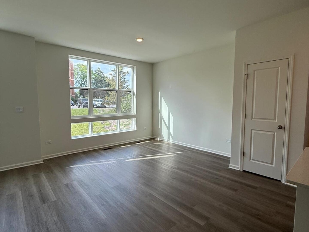 347 Summit Circle - Photo 4