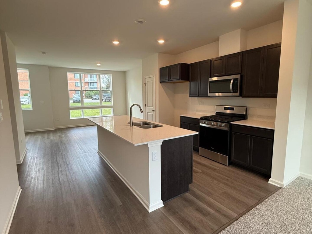 347 Summit Circle - Photo 1