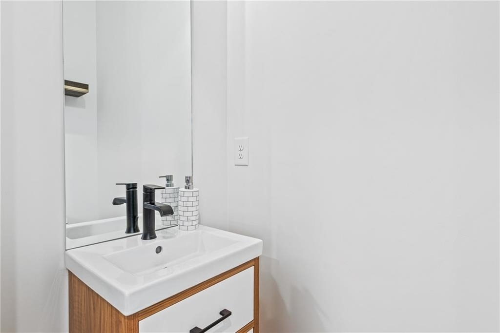 2424 Memorial Drive Se - Photo 26