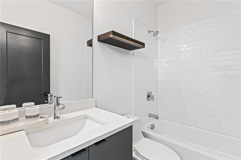 2424 Memorial Drive Se - Photo 19