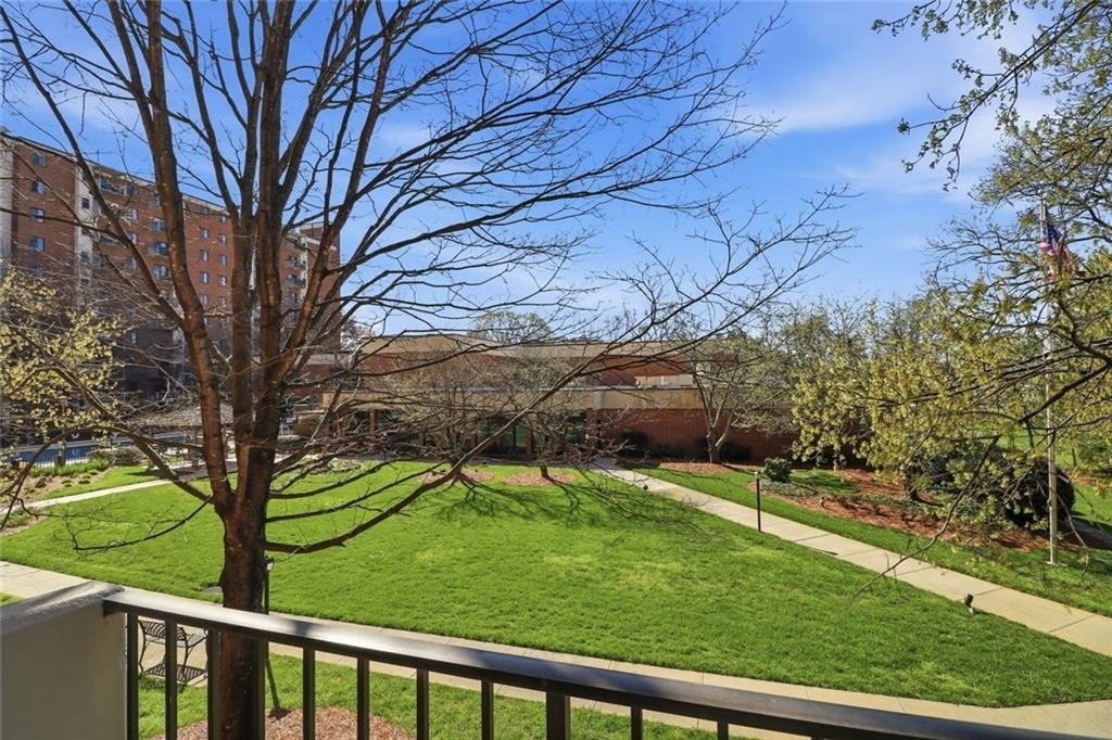 300 Johnson Ferry Road Ne - Photo 12