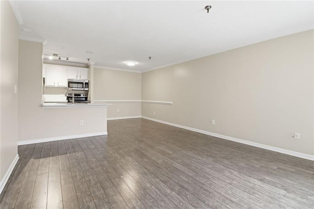 300 Johnson Ferry Road Ne - Photo 4
