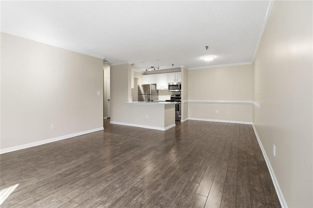 300 Johnson Ferry Road Ne - Photo 5