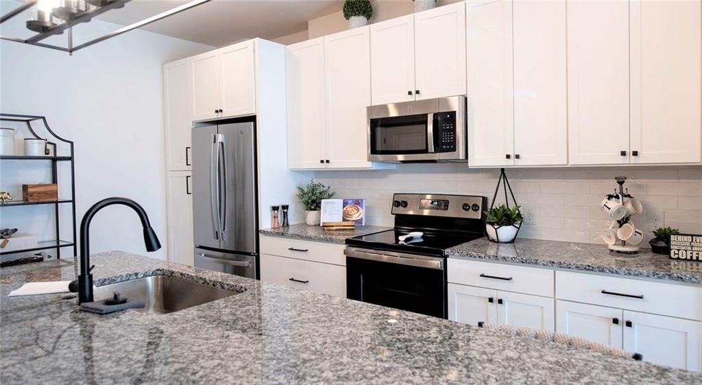 2250 Oak Road - Photo 1