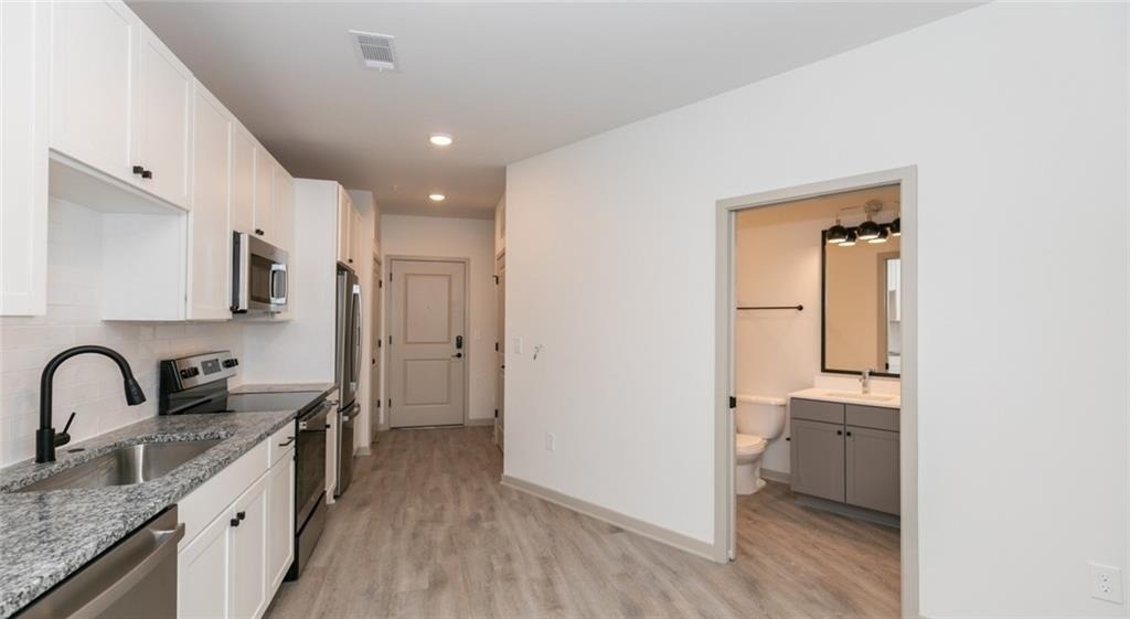 2250 Oak Road - Photo 2