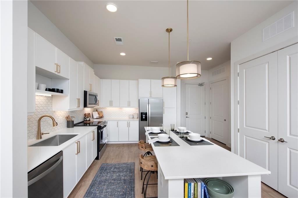 525 Sawnee Village Boulevard - Photo 1