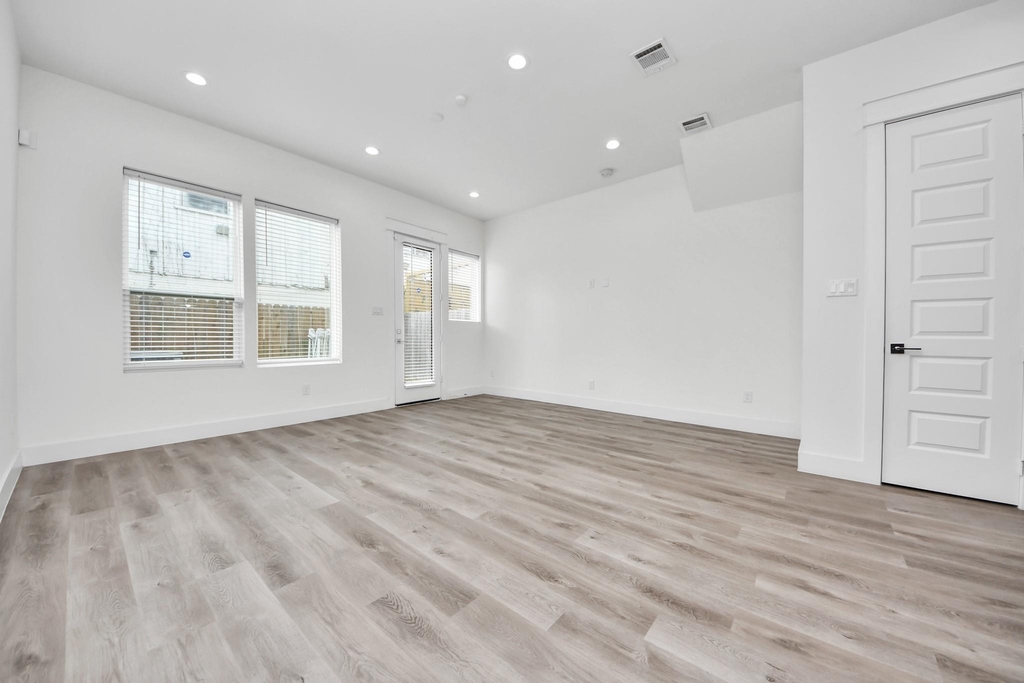 5402 Margarita Street - Photo 15