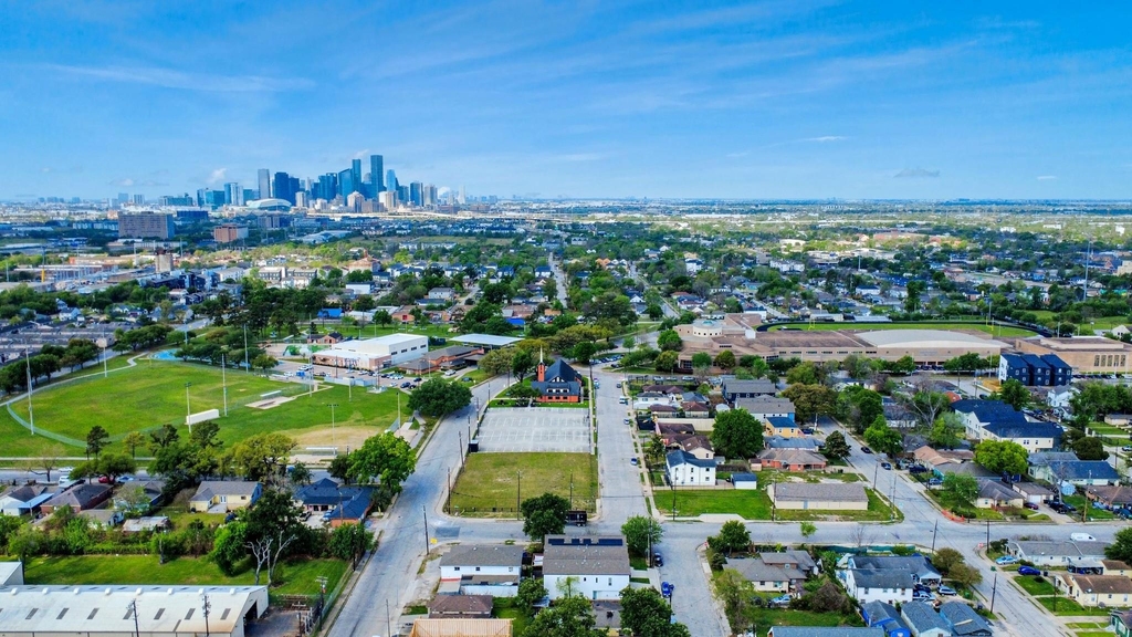 5402 Margarita Street - Photo 2