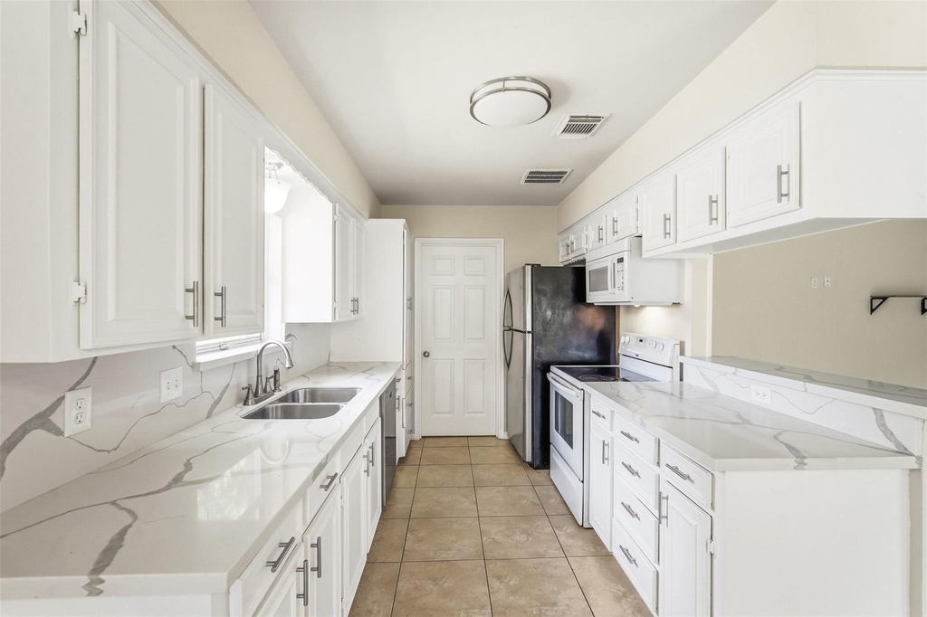 12607 Dakar Drive - Photo 8