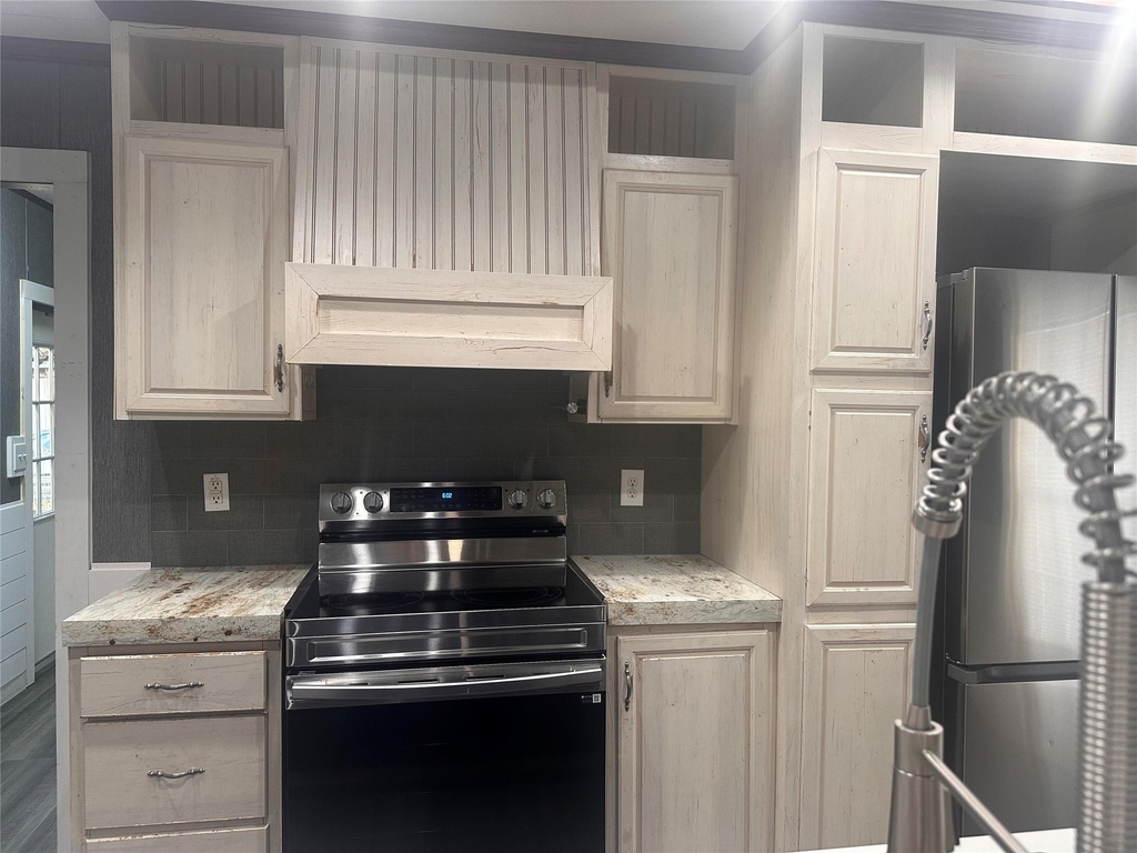 14525 Oak Hill Lane - Photo 8