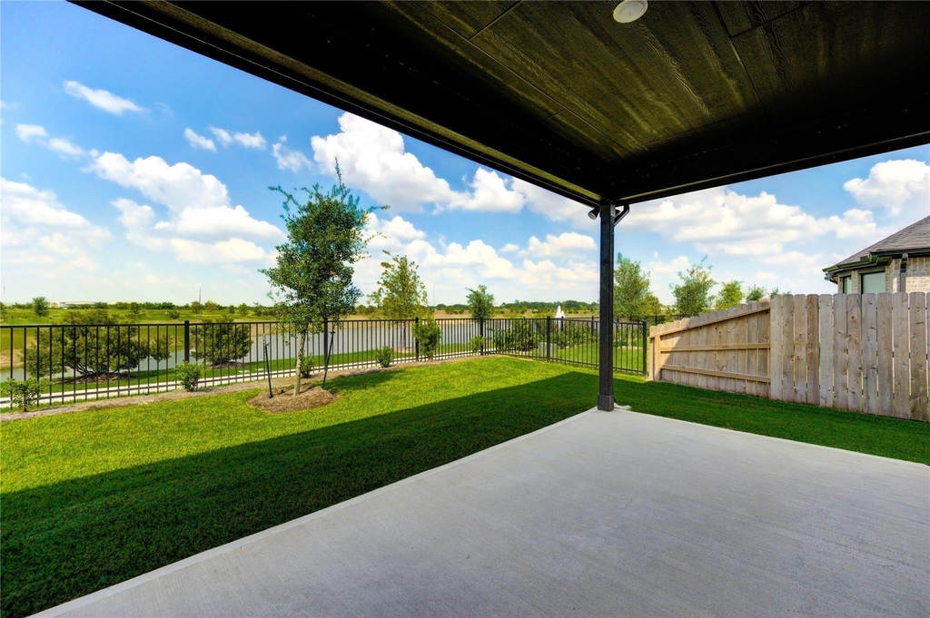 25326 Loch Doon Drive - Photo 34