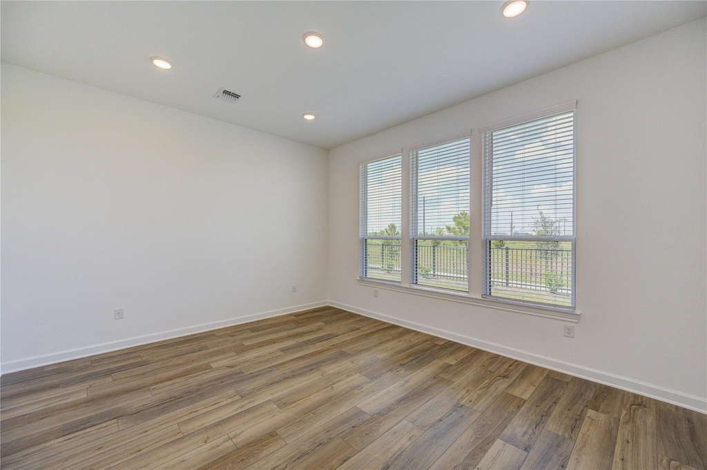 25326 Loch Doon Drive - Photo 21