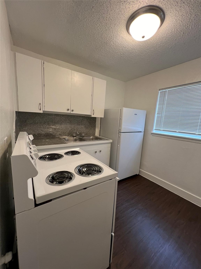 5415 Scott Street - Photo 4