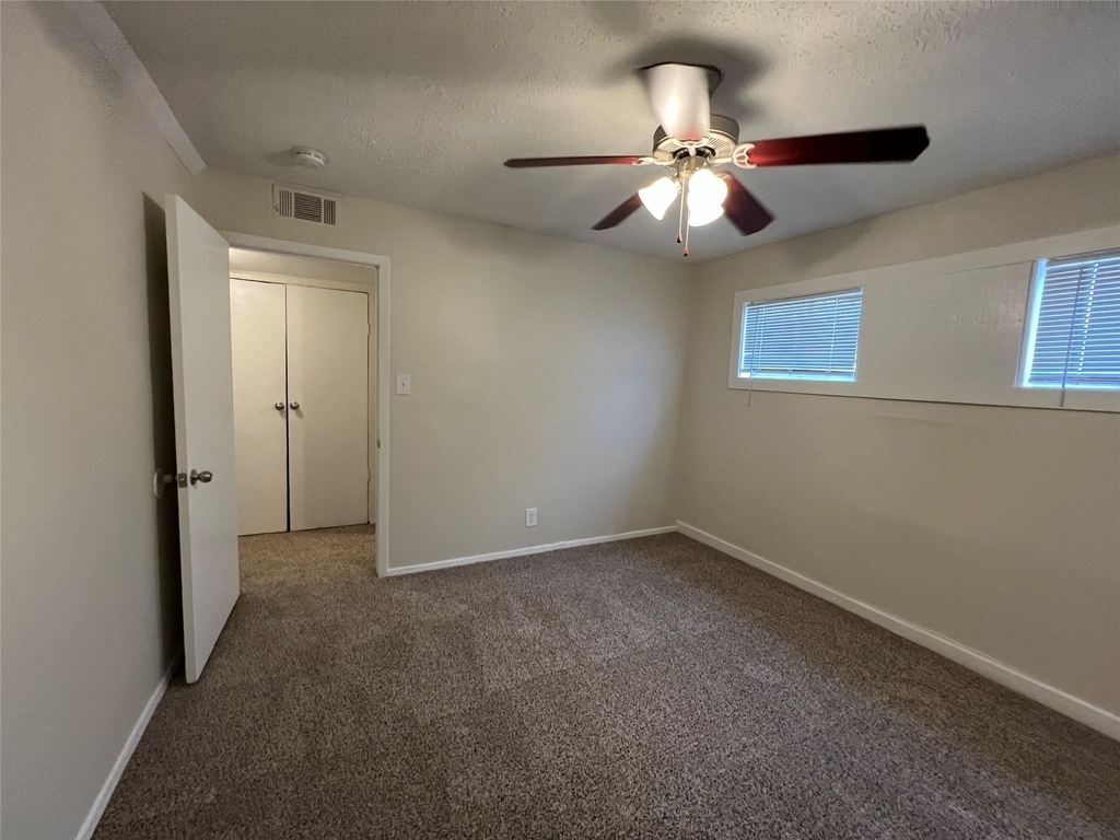 5415 Scott Street - Photo 14