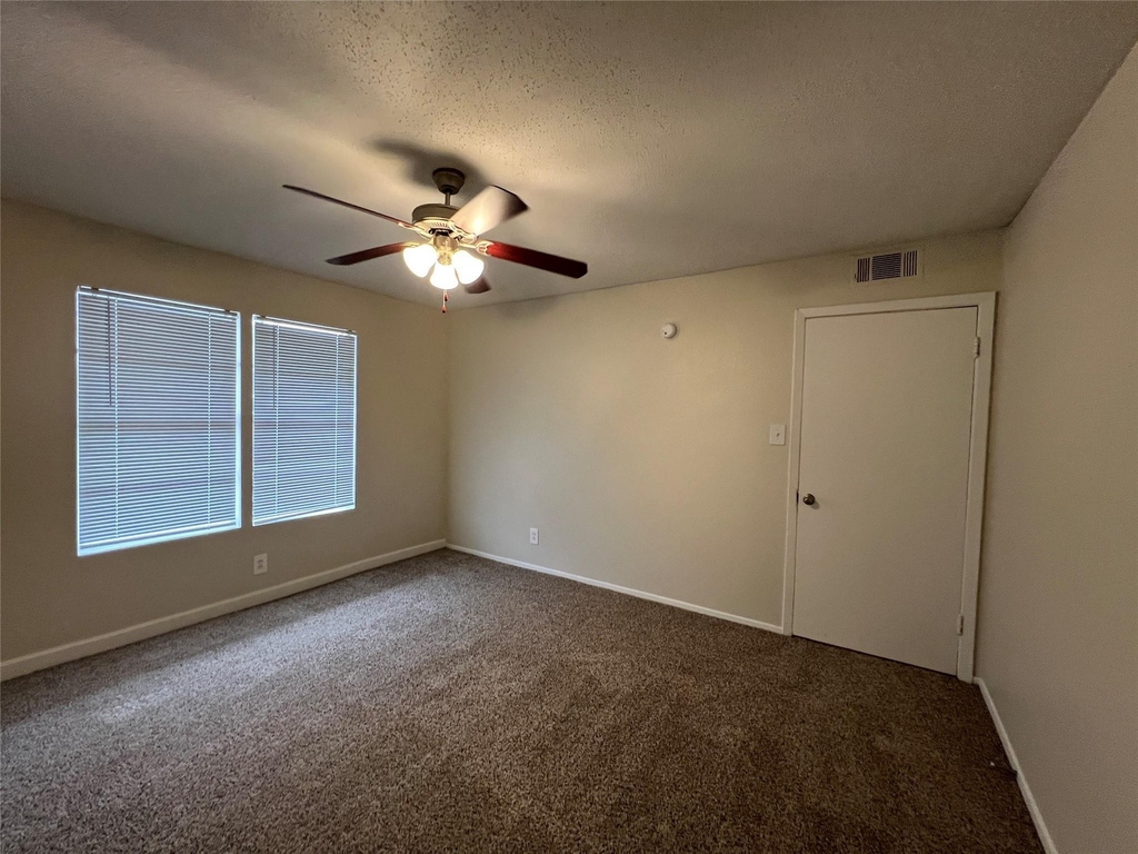 5415 Scott Street - Photo 9