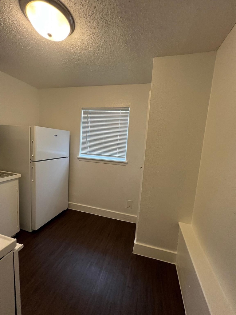 5415 Scott Street - Photo 6