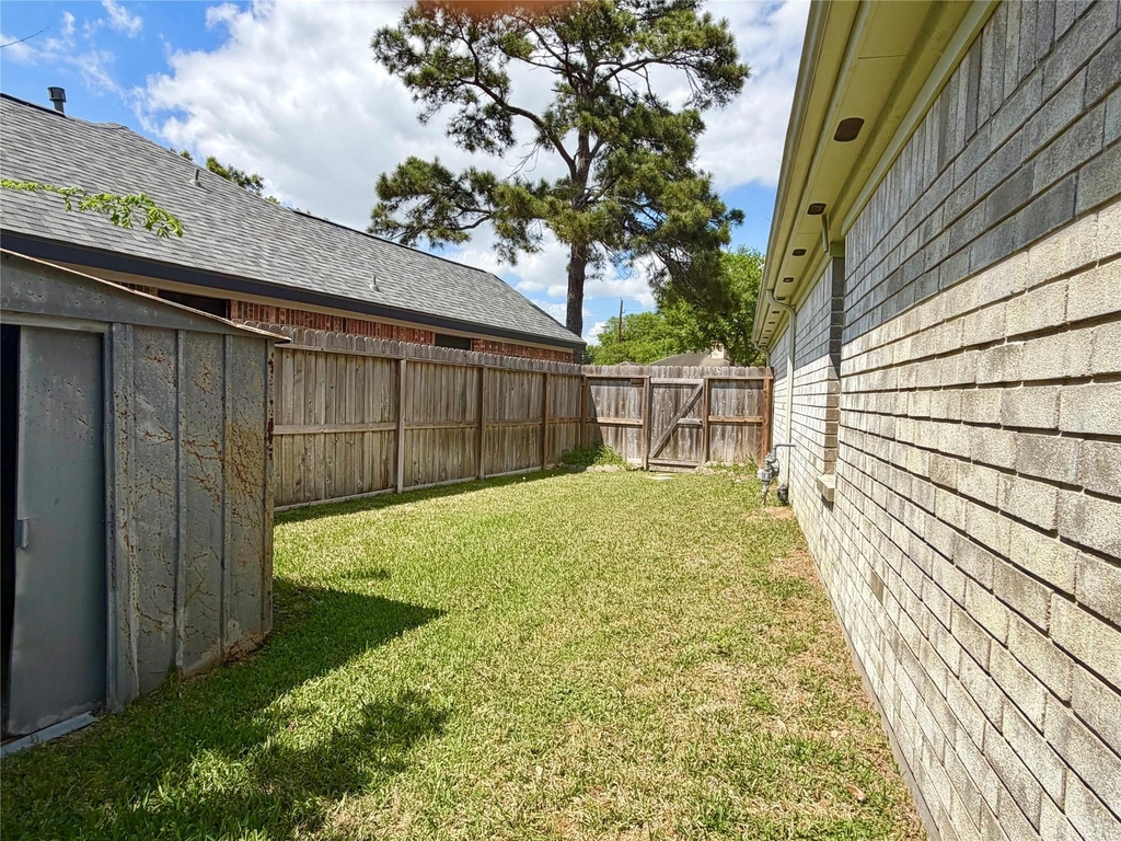 17407 Chamberlain Drive - Photo 18