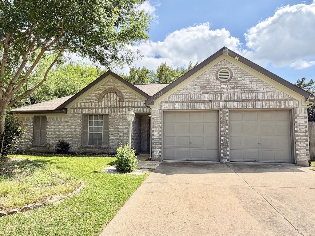 17407 Chamberlain Drive - Photo 0