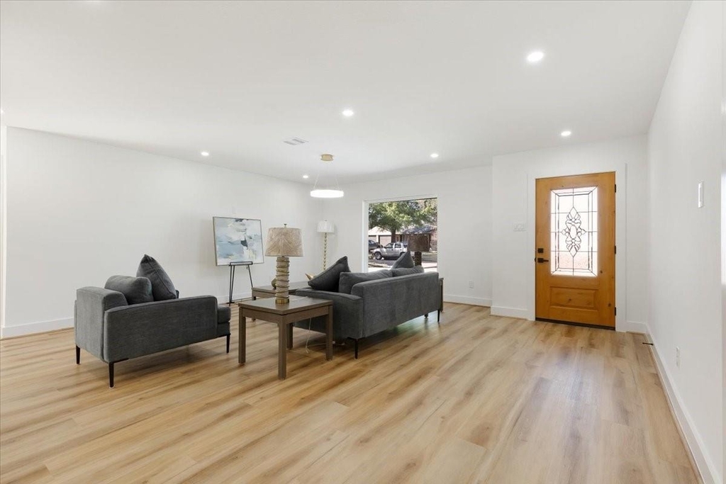 9603 Emnora Lane - Photo 2