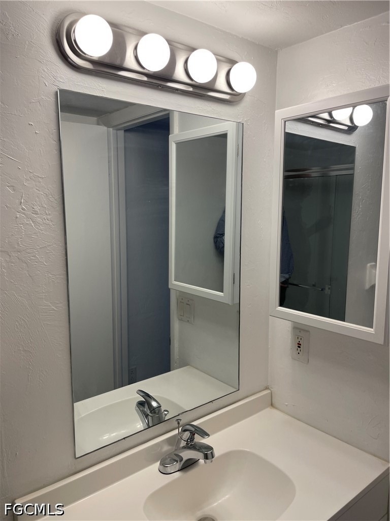 4906 Victoria Drive - Photo 24