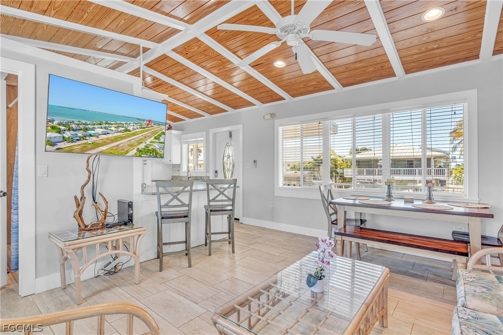 280 Airport Drive S - Photo 29
