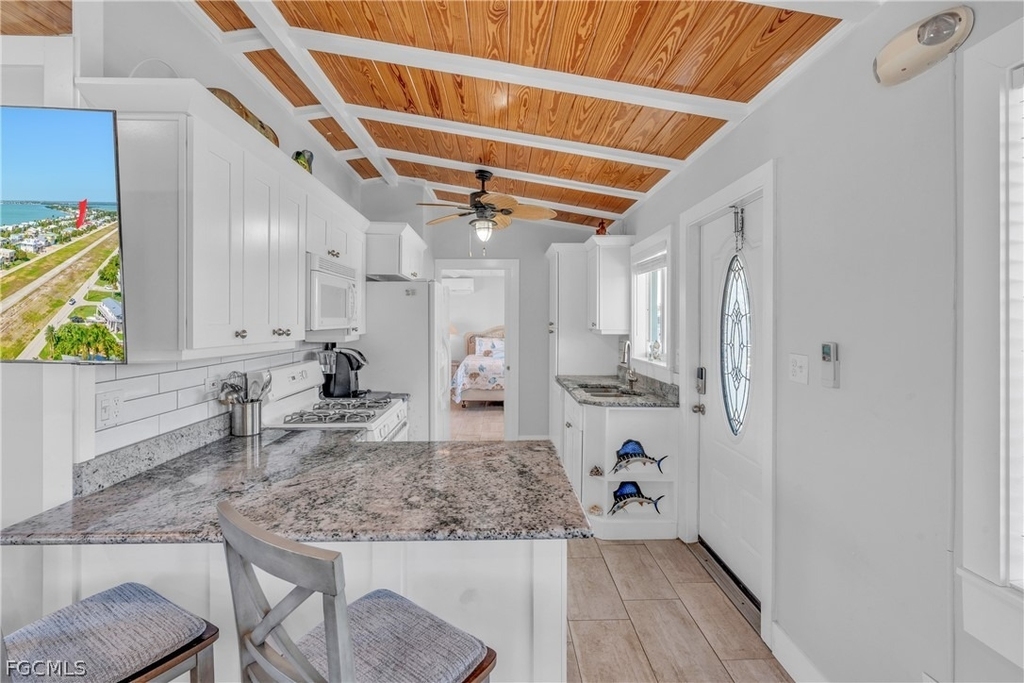 280 Airport Drive S - Photo 24