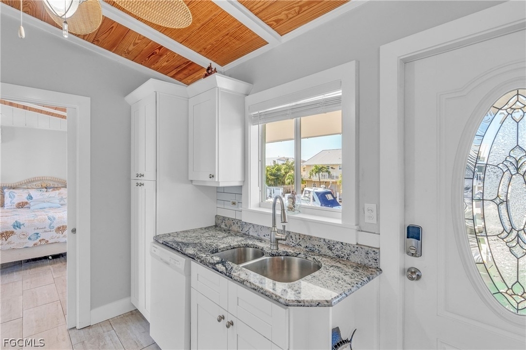 280 Airport Drive S - Photo 25