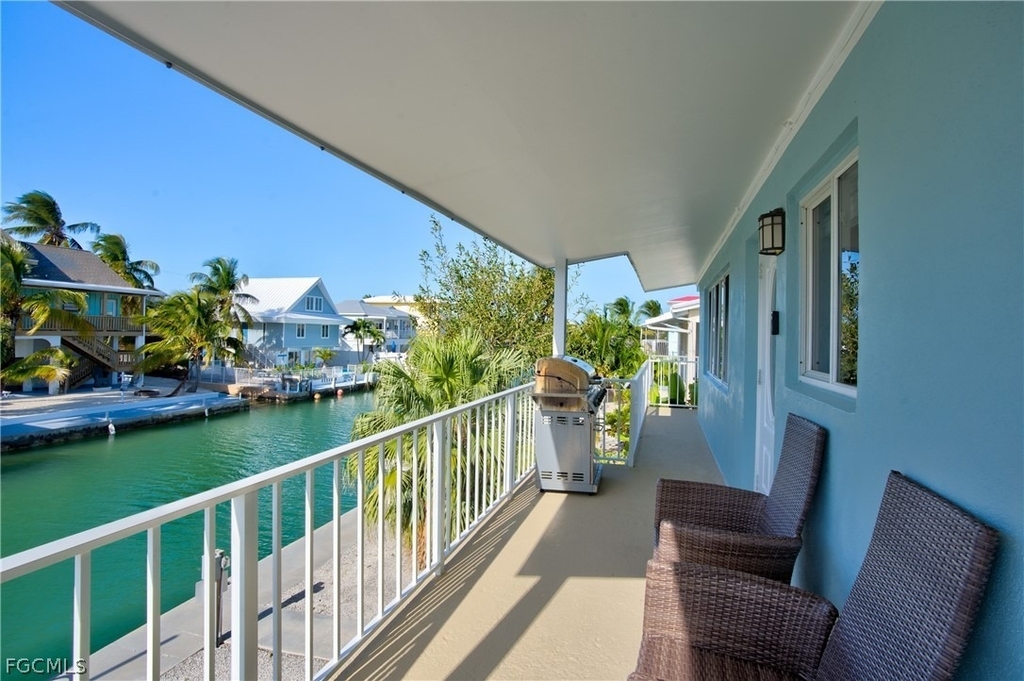 280 Airport Drive S - Photo 10