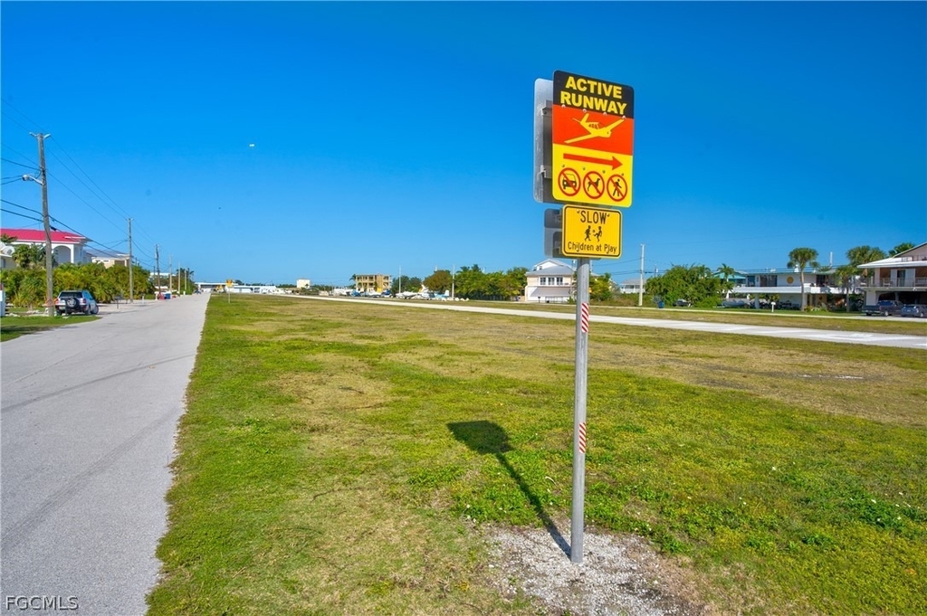 280 Airport Drive S - Photo 15
