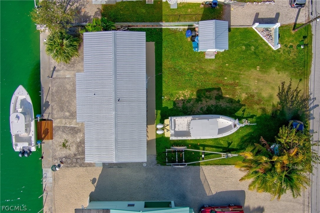 280 Airport Drive S - Photo 4