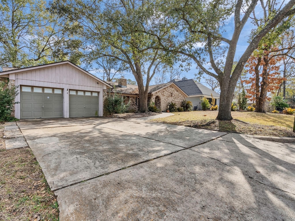 8 Shadowood Street - Photo 1