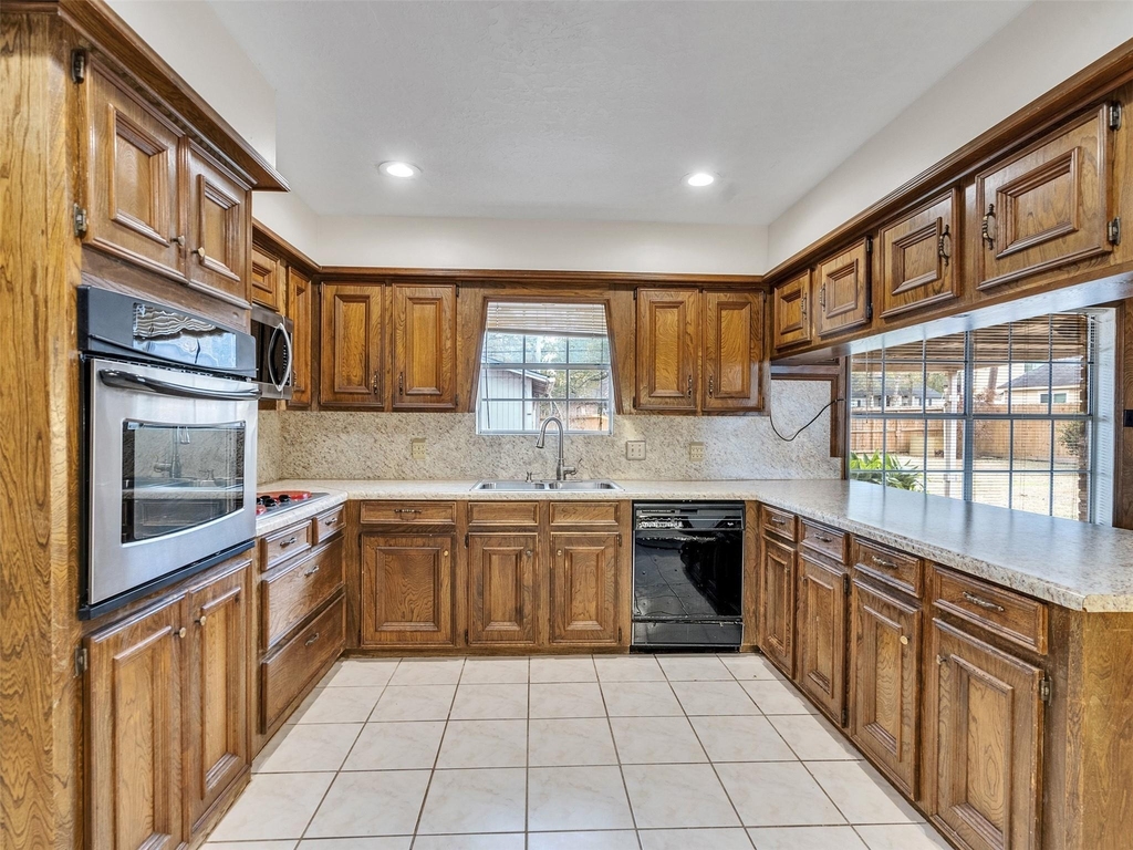 8 Shadowood Street - Photo 12