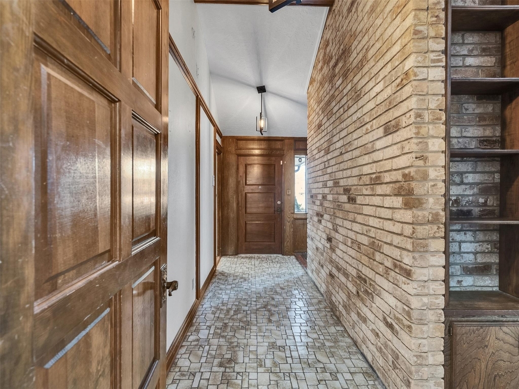 8 Shadowood Street - Photo 3