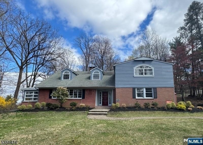 56 Grandview - Photo 0