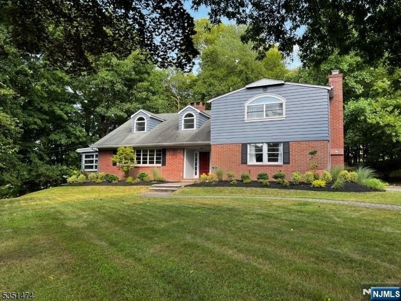 56 Grandview - Photo 1