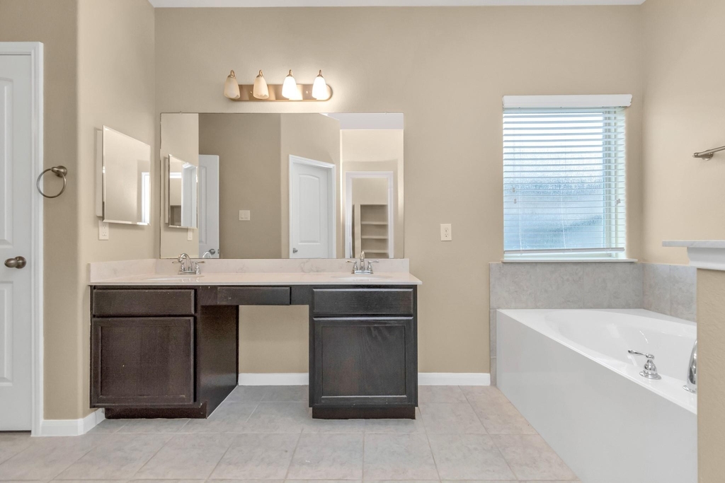 3734 E Briarlilly Park Circle - Photo 19