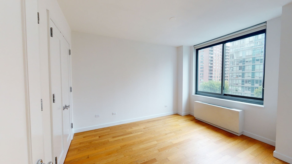 808 Columbus Ave - Photo 4