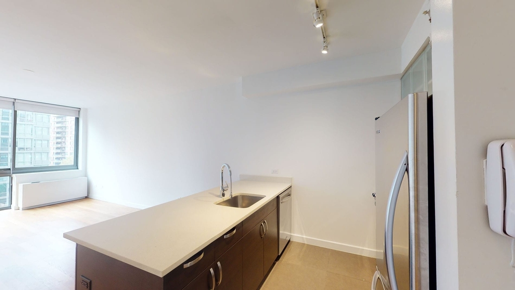 808 Columbus Ave - Photo 2
